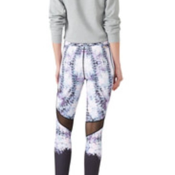 ALALA FURTURE FLORAL CAPTAIN LEGGINGS - FLORAL SIZE SMALL (NEW WITH TAGS) - Picture 2 of 5